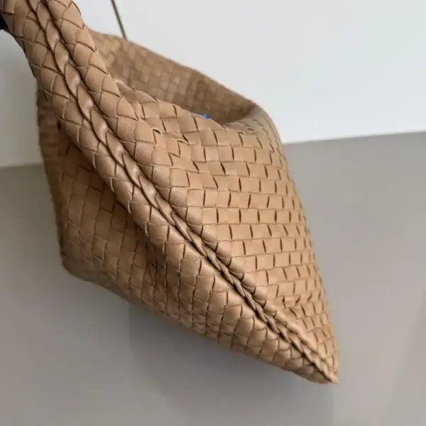 Bottega Veneta Veneta Hobo Bag – Light Beige Brown Intrecciato Leather, 47cm - Image 4